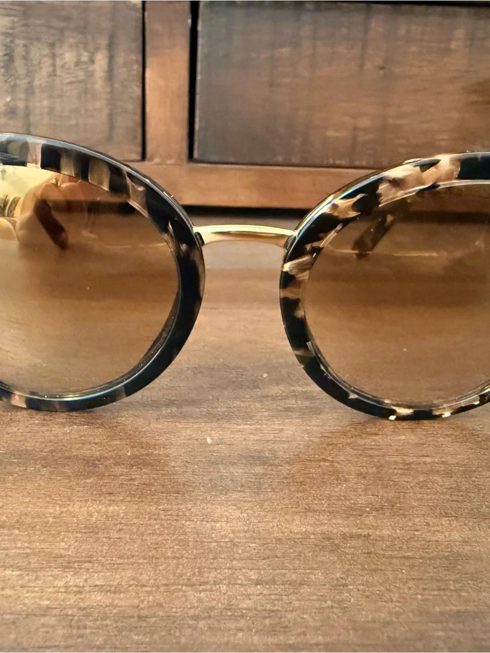 Authentic Dolce & Gabbana Women's Tortoiseshell Frame Sunglasses with Gold